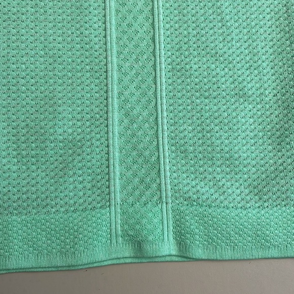 Lululemon’s Swiftly Tech Crew T in lime green (size 6) - Picture 9 of 10